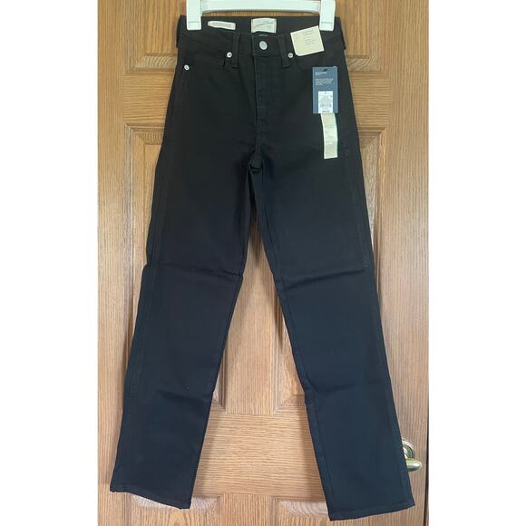 NWT Size 2/R Womens Black Jean High Rise Slim Hip & Thigh Straight Leg Inseam 39 - Picture 1 of 5